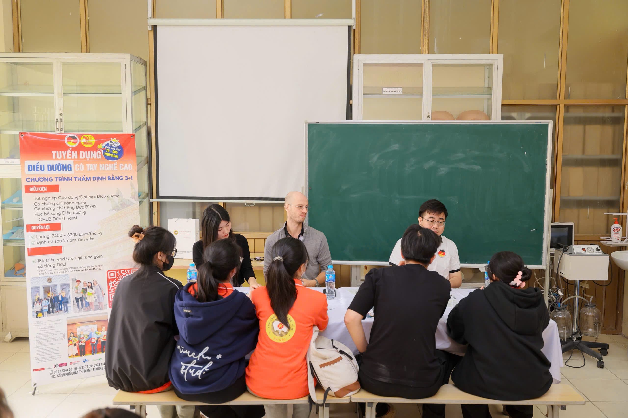 Thầy Max đồng hành cùng học viên Hà Nội trên hành trình chinh phục tiếng Đức
